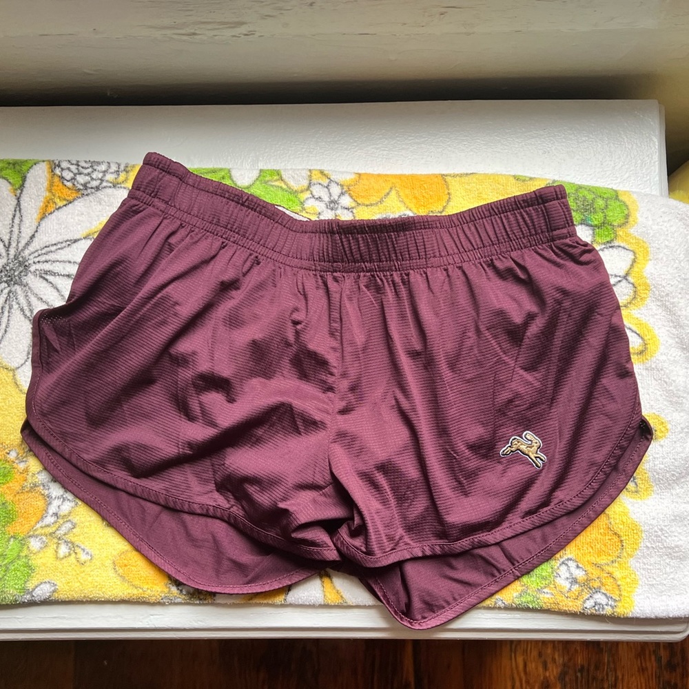 NWOT Tracksmith Twilight Split Shorts XS Burgundy/Maroon Color